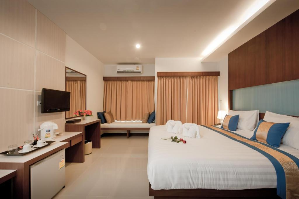 Hotel Blue Sky Patong Zimmer foto