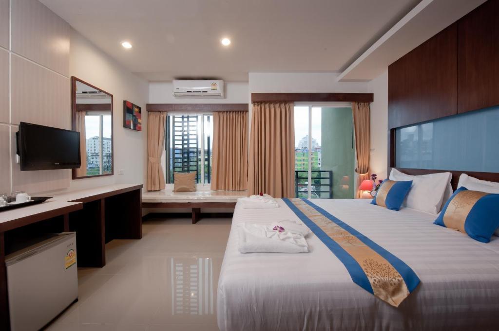 Hotel Blue Sky Patong Zimmer foto